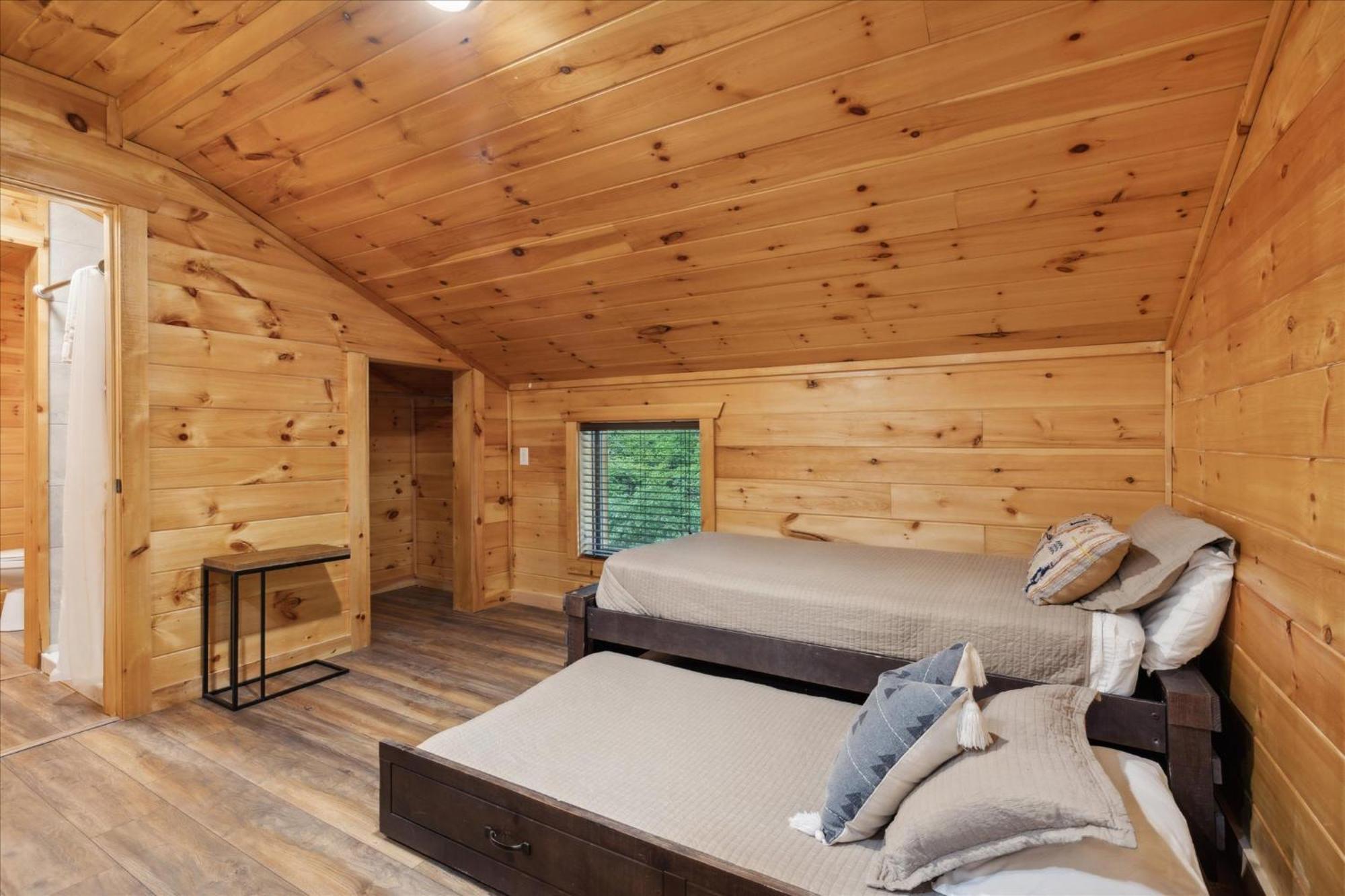 Hot Tub Fire Pit Game Room Theater Easy Access Sleeps 12 - Black Bear Lodge พิเจนฟอร์จ ภายนอก รูปภาพ