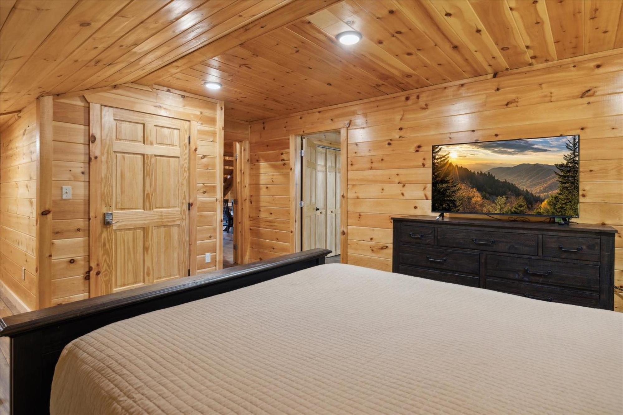 Hot Tub Fire Pit Game Room Theater Easy Access Sleeps 12 - Black Bear Lodge พิเจนฟอร์จ ภายนอก รูปภาพ
