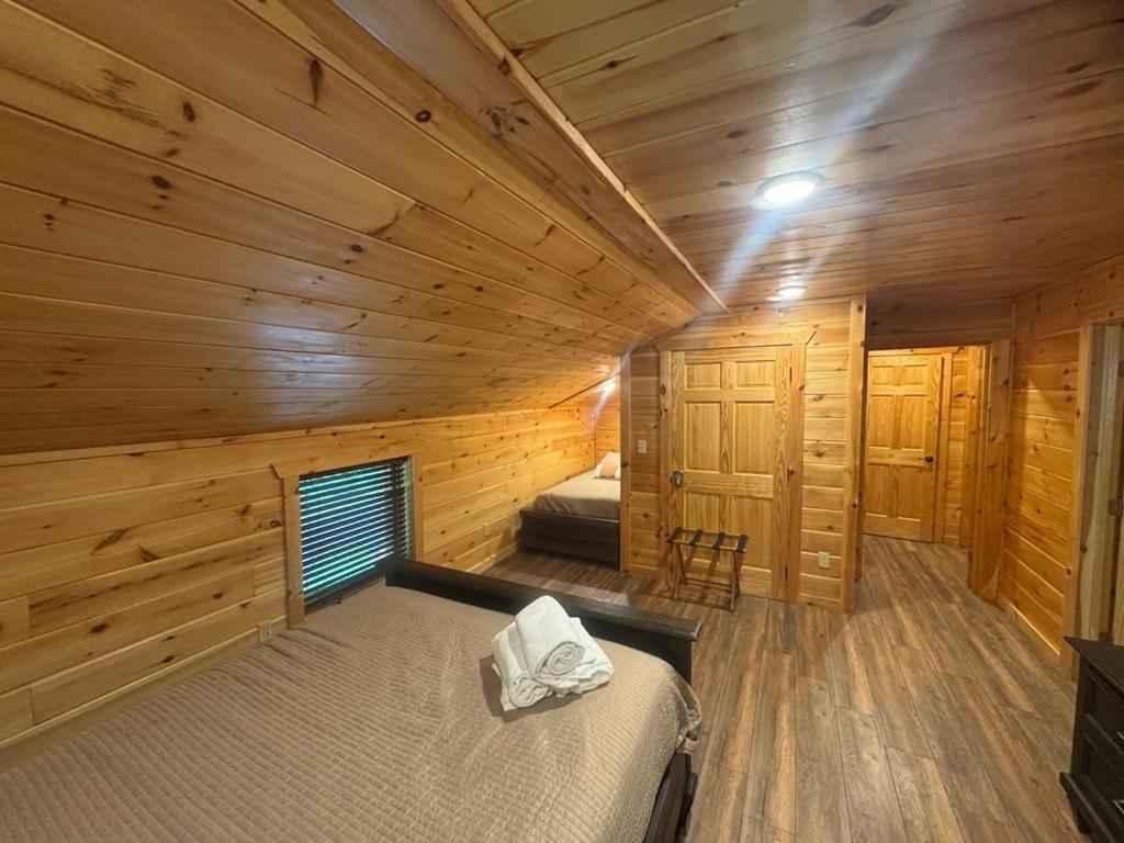 Hot Tub Fire Pit Game Room Theater Easy Access Sleeps 12 - Black Bear Lodge พิเจนฟอร์จ ภายนอก รูปภาพ