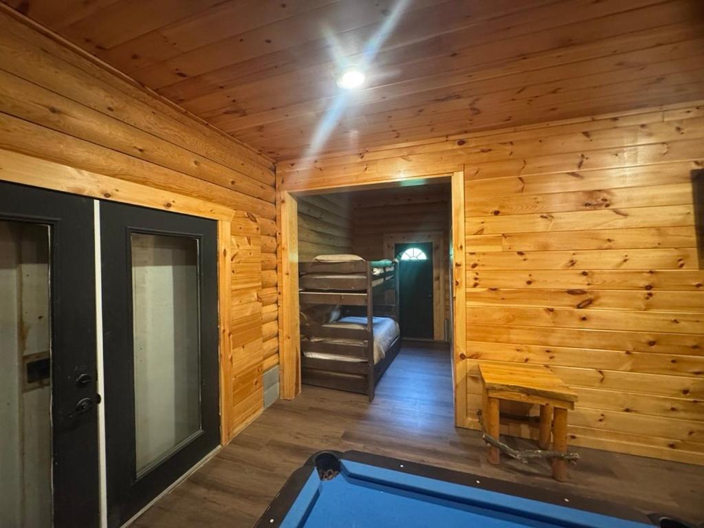Hot Tub Fire Pit Game Room Theater Easy Access Sleeps 12 - Black Bear Lodge พิเจนฟอร์จ ภายนอก รูปภาพ